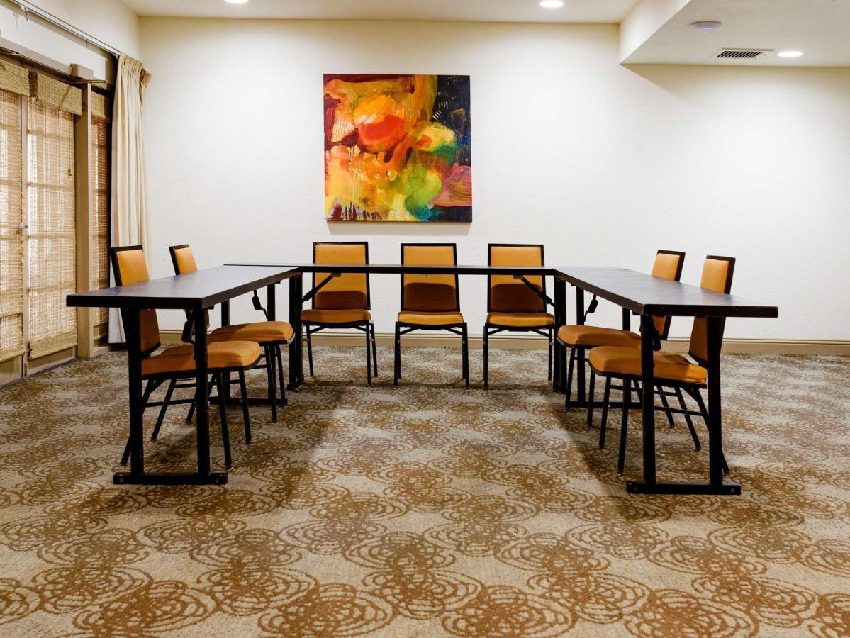 Comfort Suites Baton Rouge South I-10 Inniswold Екстериор снимка