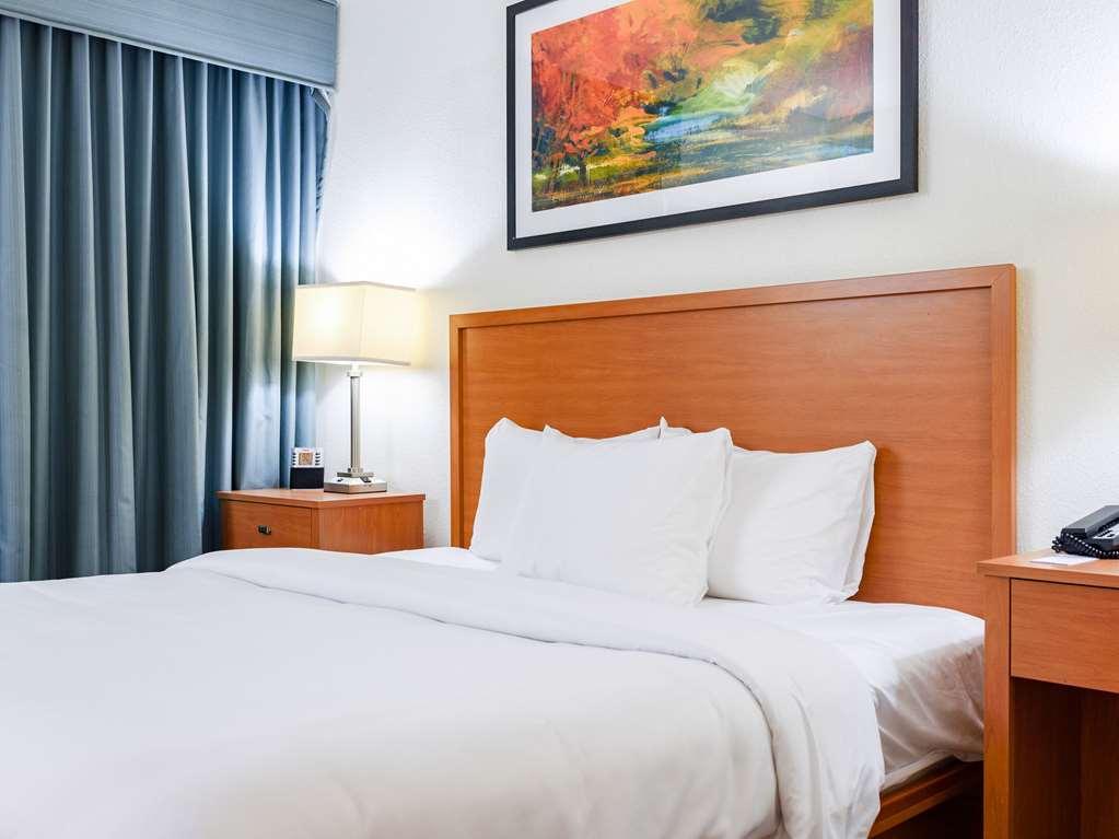 Comfort Suites Baton Rouge South I-10 Inniswold Стая снимка