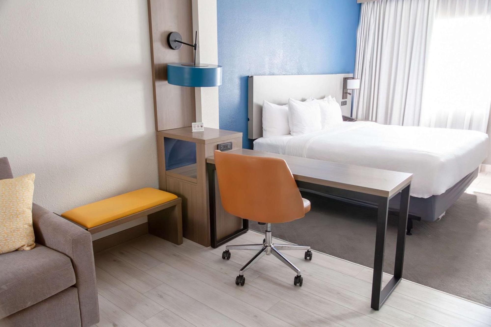 Comfort Suites Baton Rouge South I-10 Inniswold Екстериор снимка