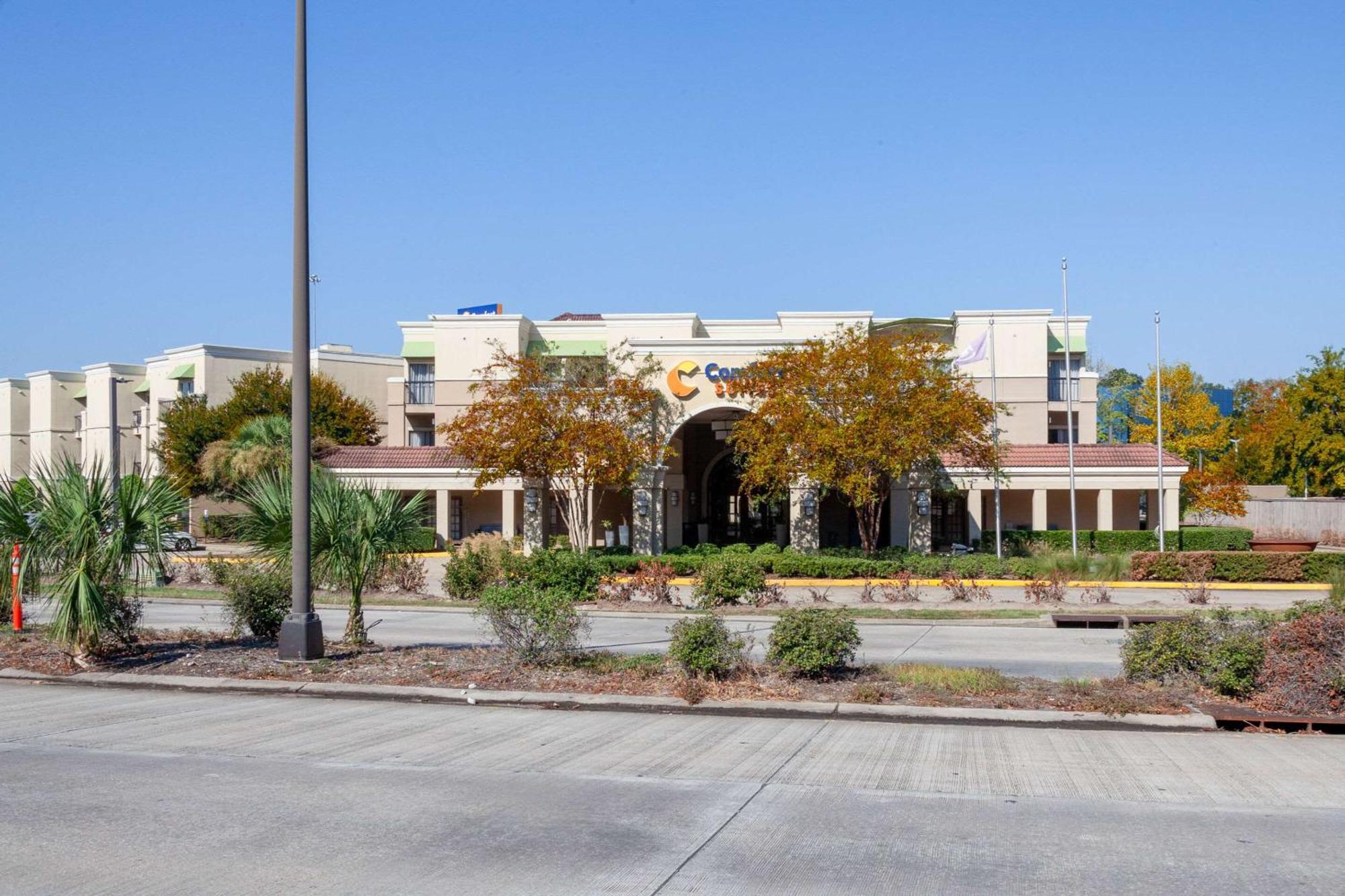 Comfort Suites Baton Rouge South I-10 Inniswold Екстериор снимка