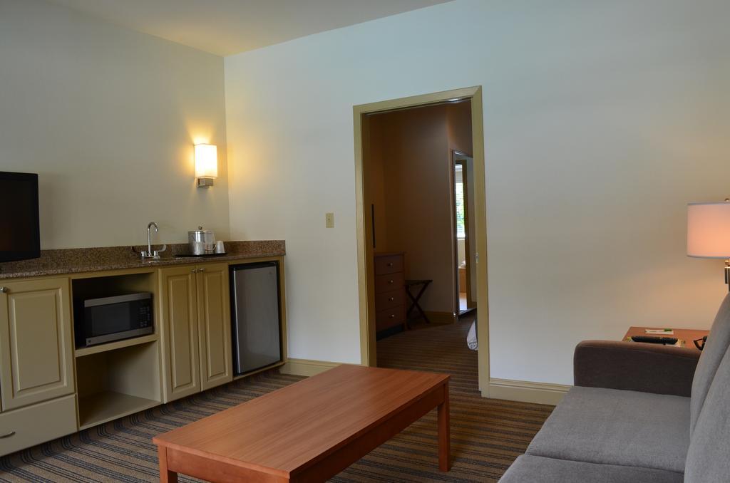 Comfort Suites Baton Rouge South I-10 Inniswold Екстериор снимка